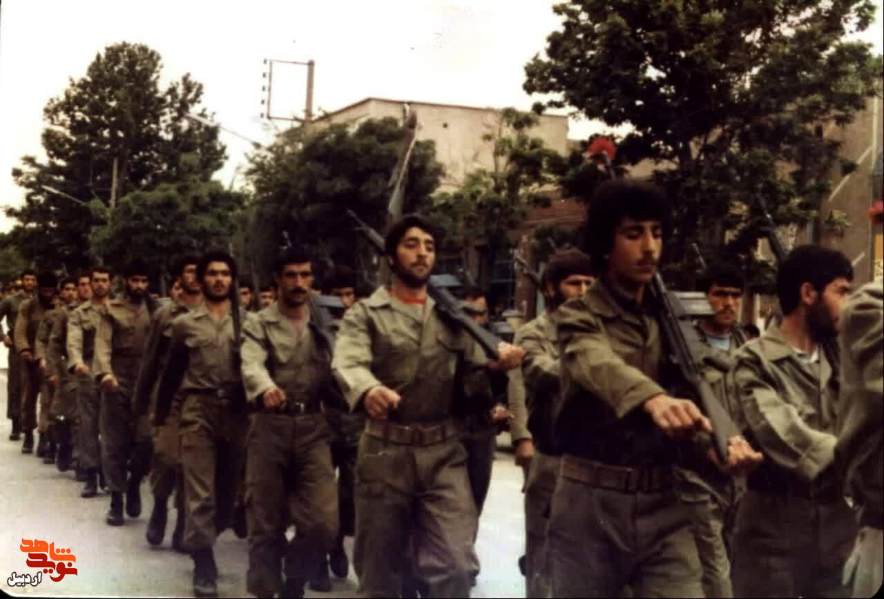 تصاویر کمتر دیده شده از شهید «رضاقلی باهنر دمیرچی» تصاویر کمتر دیده شده از شهید «رضاقلی باهنر دمیرچی»