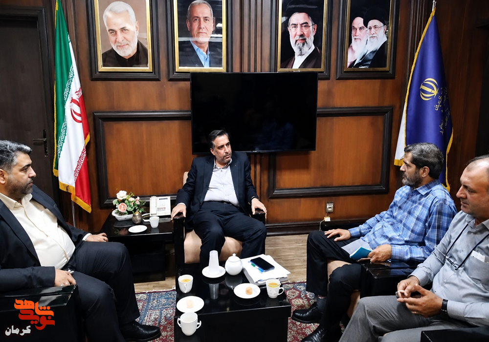 وقتی هنر، روایتگر حماسه شهدا میشود؛ اجلاسیه شهدای هنرمند کرمان در راه است وقتی هنر، روایتگر حماسه شهدا میشود؛ اجلاسیه شهدای هنرمند کرمان در راه است