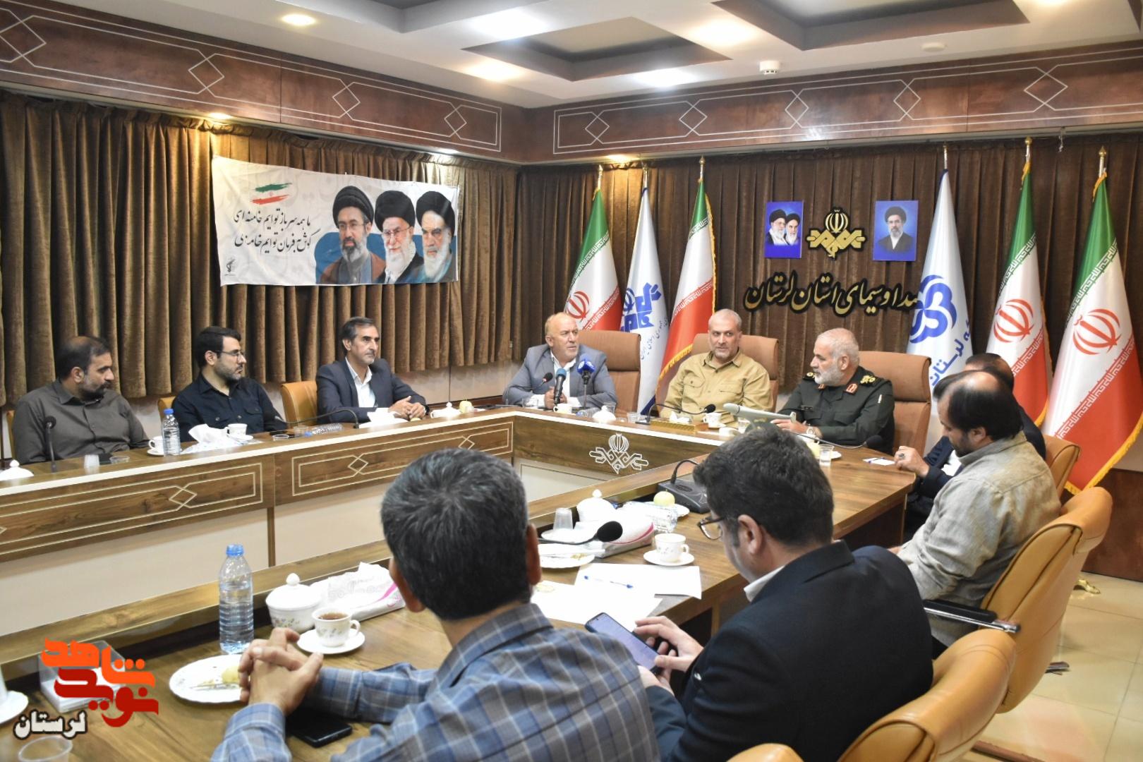 تجلیل فرمانده پهپاد نیروی هوافضای سپاه از عوامل تولید مستند «شاهد ۱۳۶» تجلیل فرمانده پهپاد نیروی هوافضای سپاه از عوامل تولید مستند «شاهد ۱۳۶»