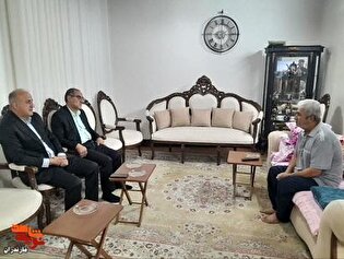 دیدار مدیرکل بنیاد شهید مازندران با دو جانباز سرافراز در قائمشهر