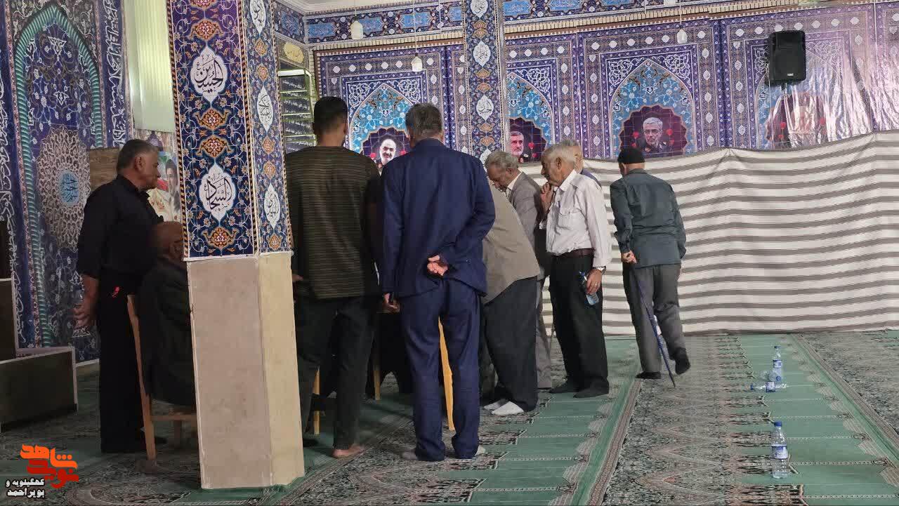 بی‌واسطه با یادگاران ایثار؛ قاب‌هایی از میز خدمت بنیاد شهید در باشت