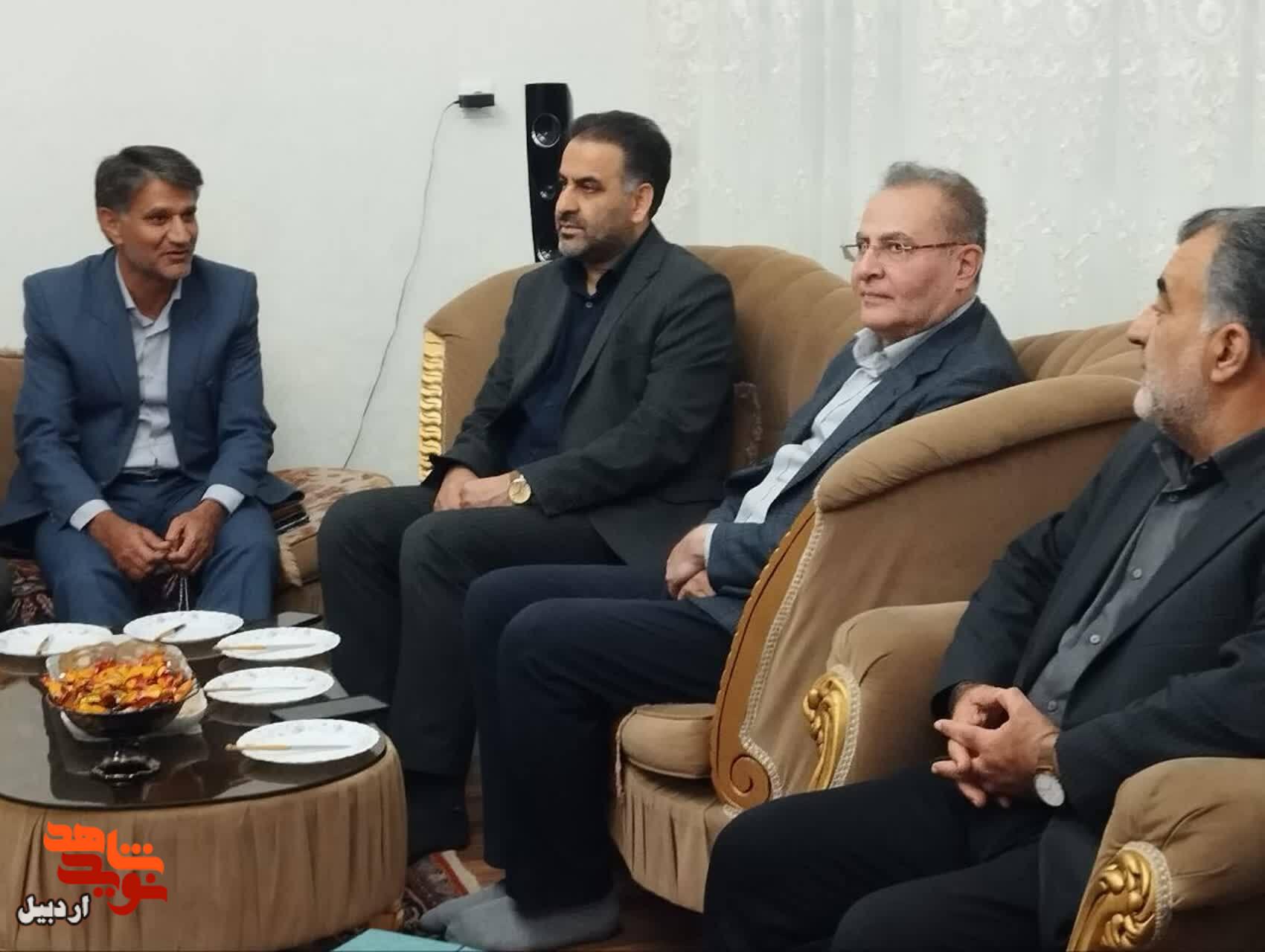 دیدار با خانواه شهید جنگ رمضان «امیر نوید احمدی» در اردبیل