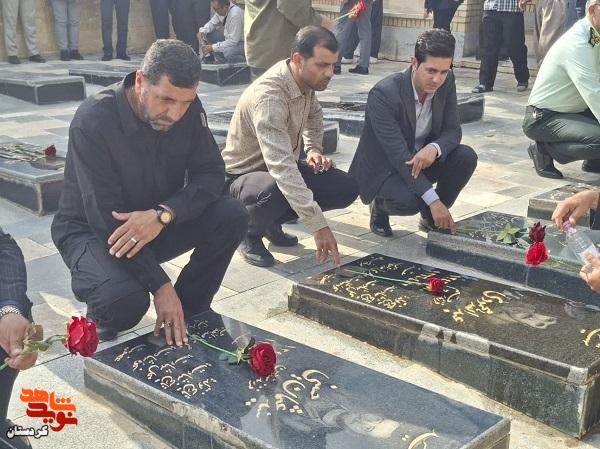 مزار شهدای سقز در نخستین روز هفته دولت گلباران شد