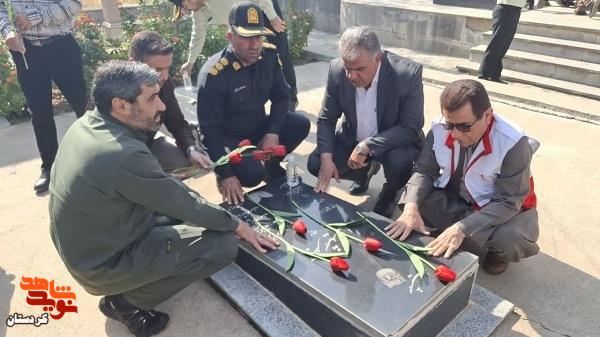 آیین تجدید میثاق مسئولان بانه با آرمانهای شهدا در آغاز هفته دولت آیین تجدید میثاق مسئولان بانه با آرمانهای شهدا در آغاز هفته دولت