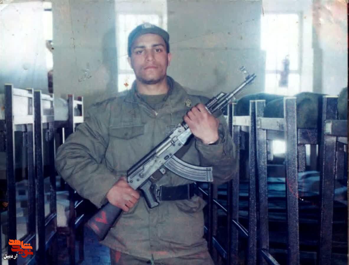 شهیدی اردبیلی که پیکرش بعد از 16سال شناسایی و به اردبیل منتقل شد شهیدی اردبیلی که پیکرش بعد از 16سال شناسایی و به اردبیل منتقل شد