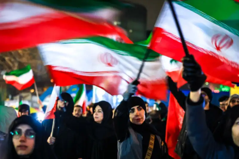 ۲۰۰ شب ایستادگی با فرماندهان میدان مقاومت؛ زنانی که معنای واقعی آزادی را به جهانیان نشان دادند ۲۰۰ شب ایستادگی با فرماندهان میدان مقاومت؛ زنانی که معنای واقعی آزادی را به جهانیان نشان دادند
