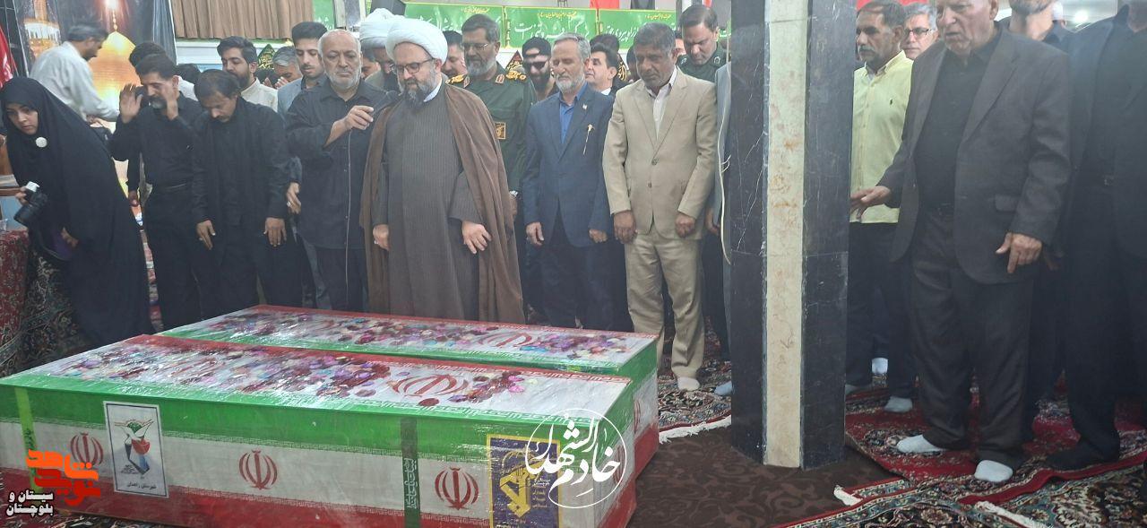 مراسم وداع و تشییع پیکر مطهر دو شهید مدافع امنیت در زاهدان برگزار شد مراسم وداع و تشییع پیکر مطهر دو شهید مدافع امنیت در زاهدان برگزار شد