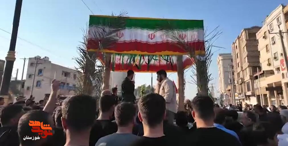 گزارش تصویری/ وداع و خاکسپاری مردم بندر امام خمینی (ره) با پیکر مطهر شهید «جمشید رجبی» گزارش تصویری/ وداع و خاکسپاری مردم بندر امام خمینی (ره) با پیکر مطهر شهید «جمشید رجبی»