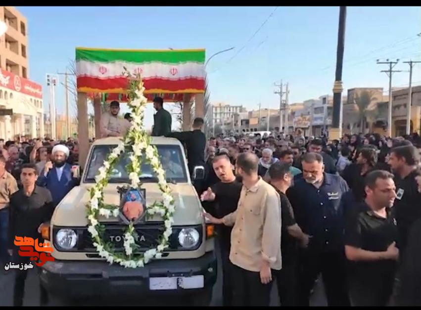 گزارش تصویری/ وداع و خاکسپاری مردم بندر امام خمینی (ره) با پیکر مطهر شهید «جمشید رجبی» گزارش تصویری/ وداع و خاکسپاری مردم بندر امام خمینی (ره) با پیکر مطهر شهید «جمشید رجبی»