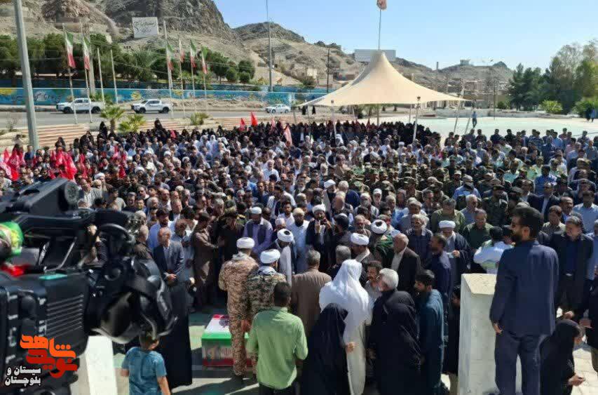 تشییع باشکوه مولوی شهید«یوسف گرگیچی»، عالم بصیر خط مقدم انقلاب بر دوش مردم شیعه و سنی زاهدان آرام گرفت