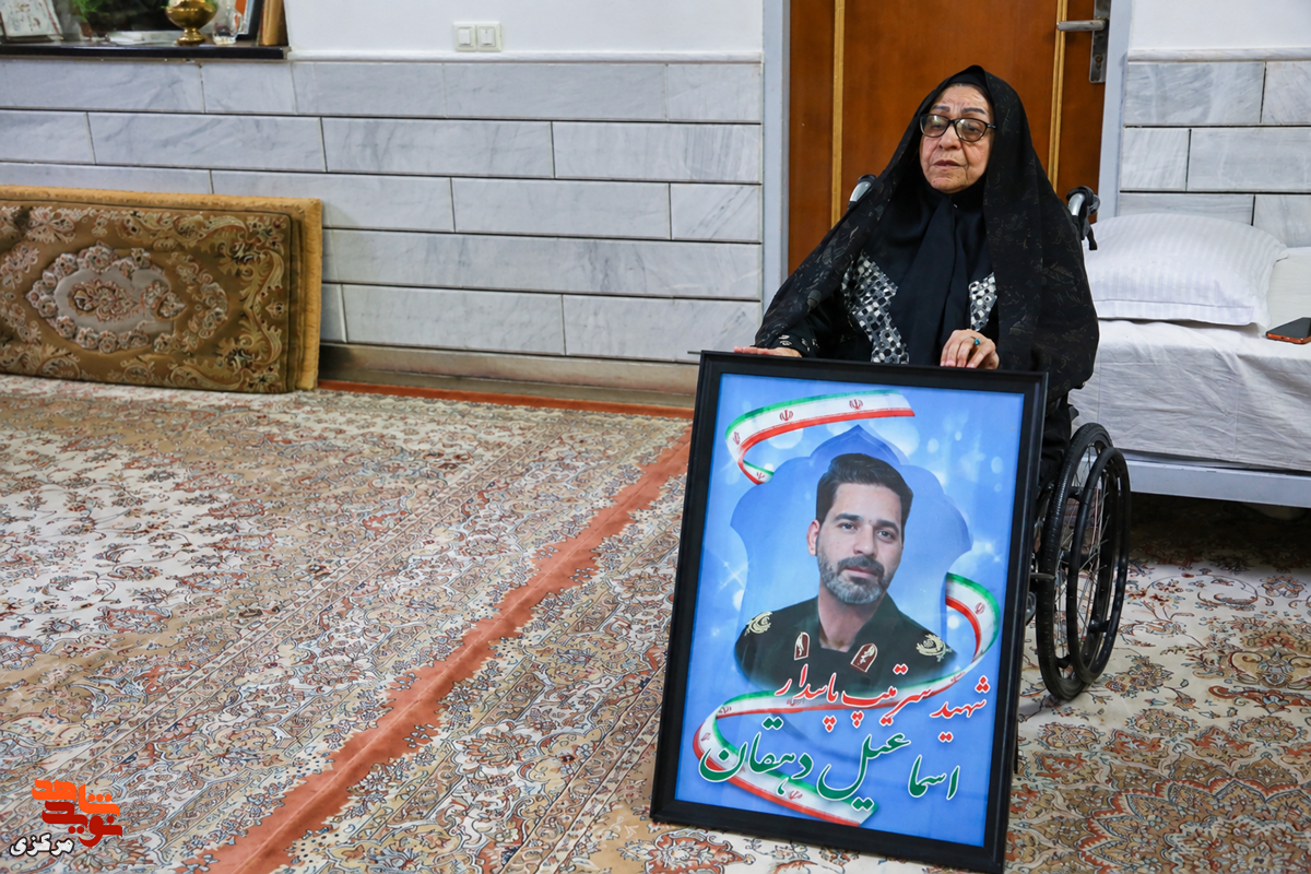 آغوشی که بوی باروت میداد؛ روایت آخرین دیدار خواهر با سردار شهید اسماعیل دهقان آغوشی که بوی باروت میداد؛ روایت آخرین دیدار خواهر با سردار شهید اسماعیل دهقان