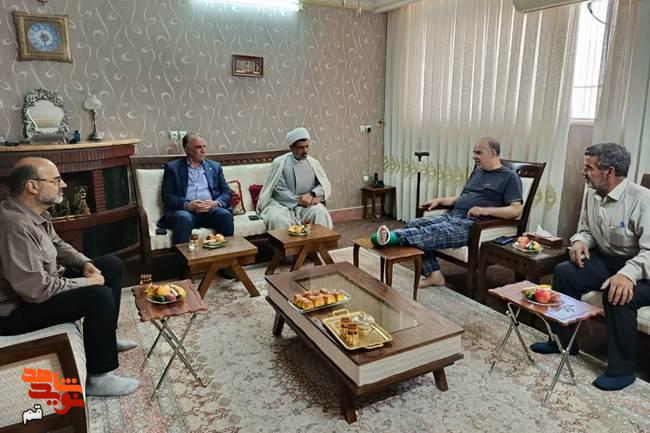 مدیرکل بنیاد شهید قم از جانباز ۷۰ درصد عیادت کرد مدیرکل بنیاد شهید قم از جانباز ۷۰ درصد عیادت کرد