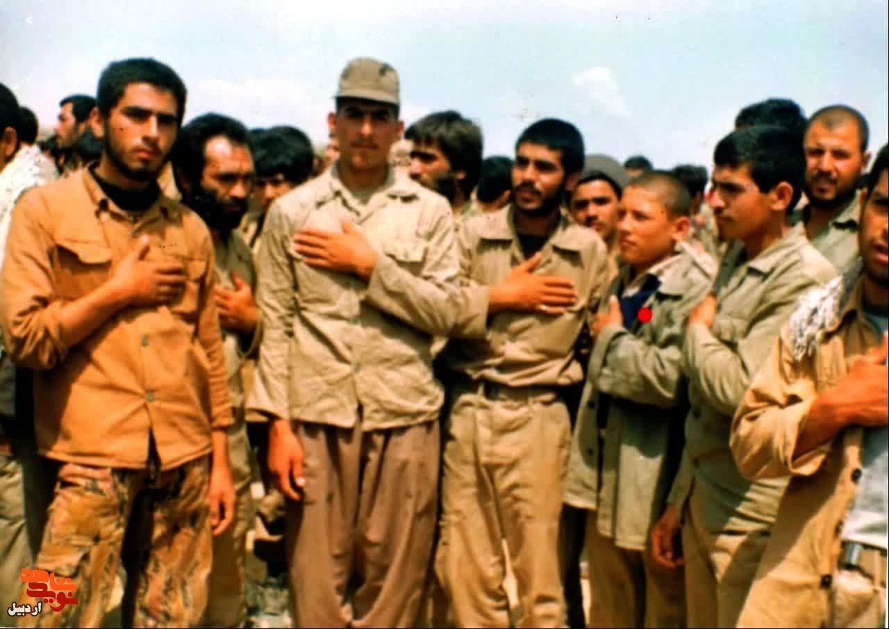 تصاویر کمتر دیده شده از شهید «داود رضائیان» تصاویر کمتر دیده شده از شهید «داود رضائیان»