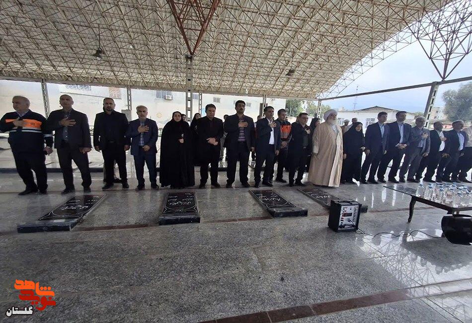 عطرافشانی گلزار شهدای کردکوی به مناسبت گرامیداشت شهدای دولت عطرافشانی گلزار شهدای کردکوی به مناسبت گرامیداشت شهدای دولت