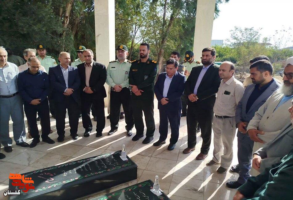 گلزار شهدای گمیشان در هفته دولت غبارروبی و عطرافشانی شد گلزار شهدای گمیشان در هفته دولت غبارروبی و عطرافشانی شد