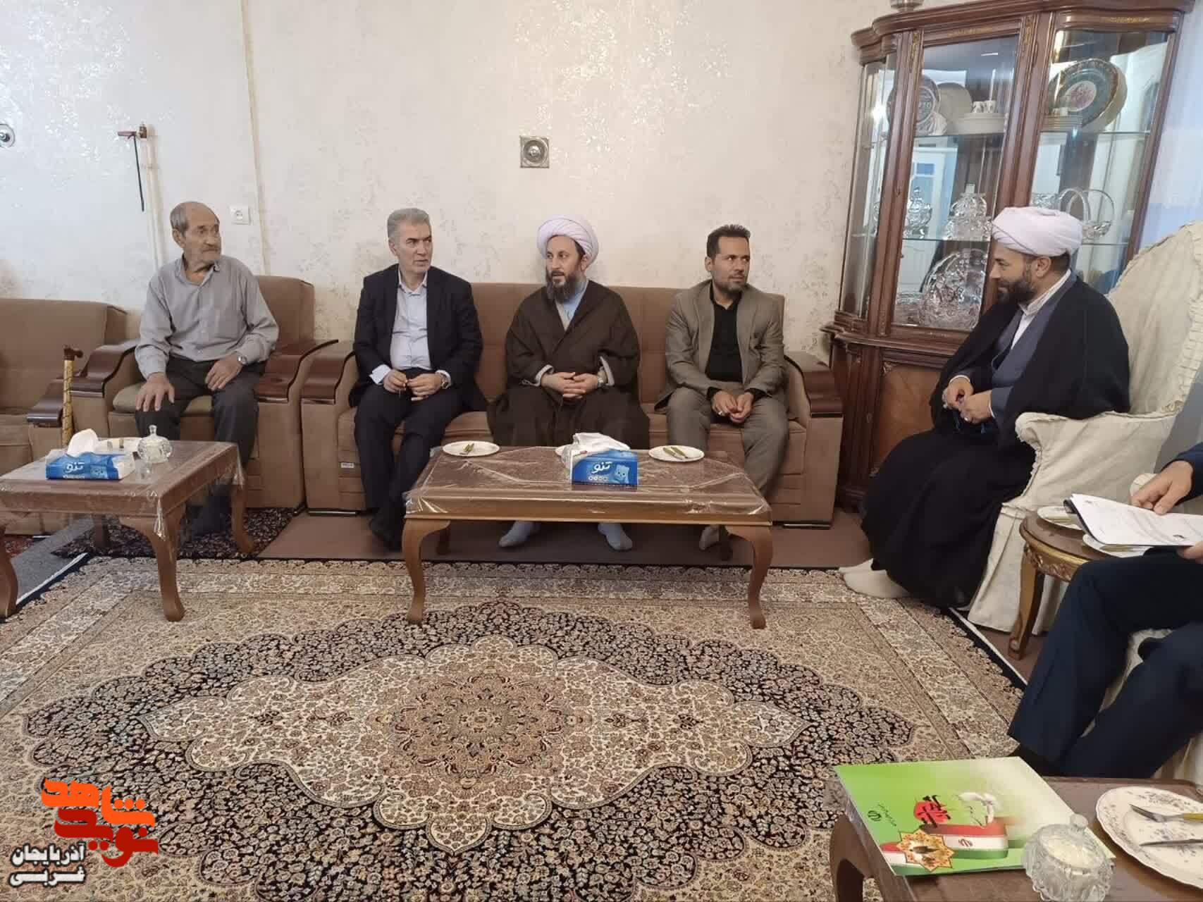 دیدار مسئولین شهرستان خوی با خانواده معظم شهید سعید پوریوسف