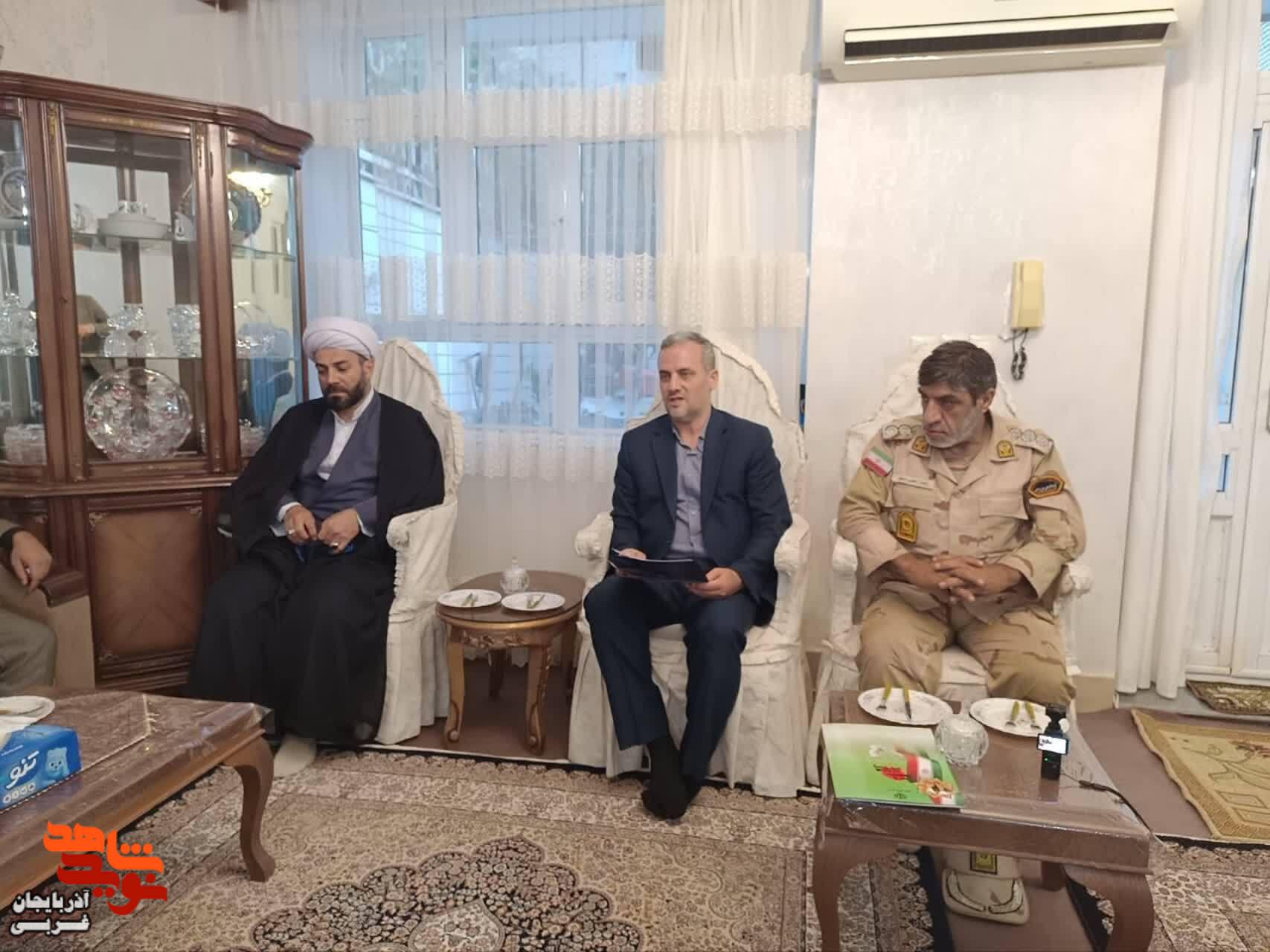 دیدار مسئولین شهرستان خوی با خانواده معظم شهید سعید پوریوسف