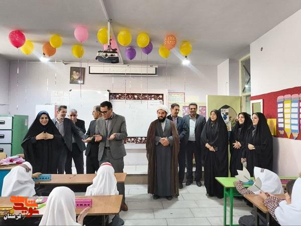 برگزاری جشن شکوفه ها در مدرسه شاهد خرم آباد