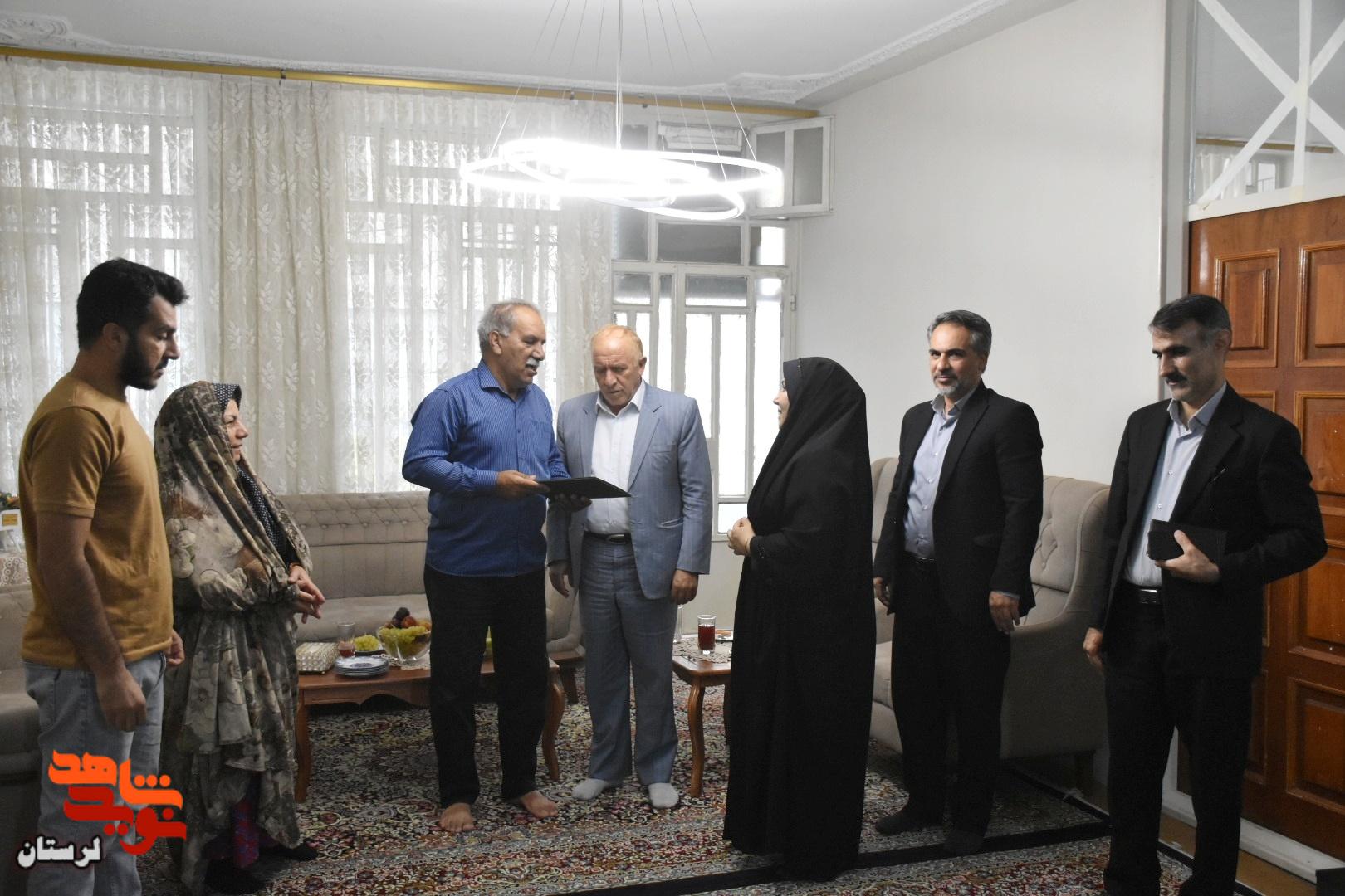 دیدار مدیرکل بنیاد شهید لرستان با جمعی از آزادگان خرم‌آباد