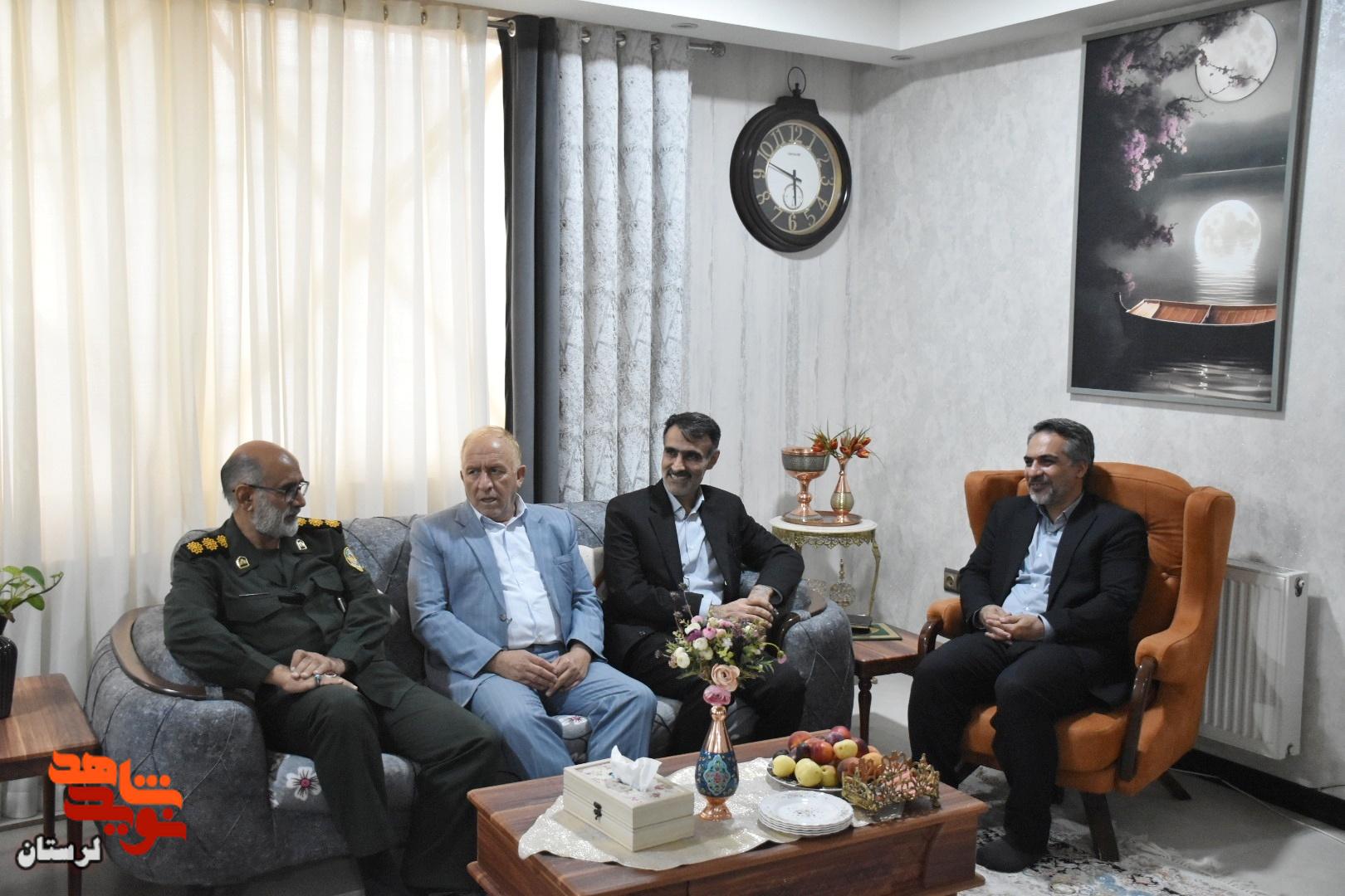 دیدار مدیرکل بنیاد شهید لرستان با جمعی از آزادگان خرم‌آباد
