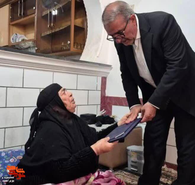 دیدار با همسر شهید «جهان شعبانی» در گچساران توسط استاندار کهگیلویه و بویراحمد دیدار با همسر شهید «جهان شعبانی» در گچساران توسط استاندار کهگیلویه و بویراحمد