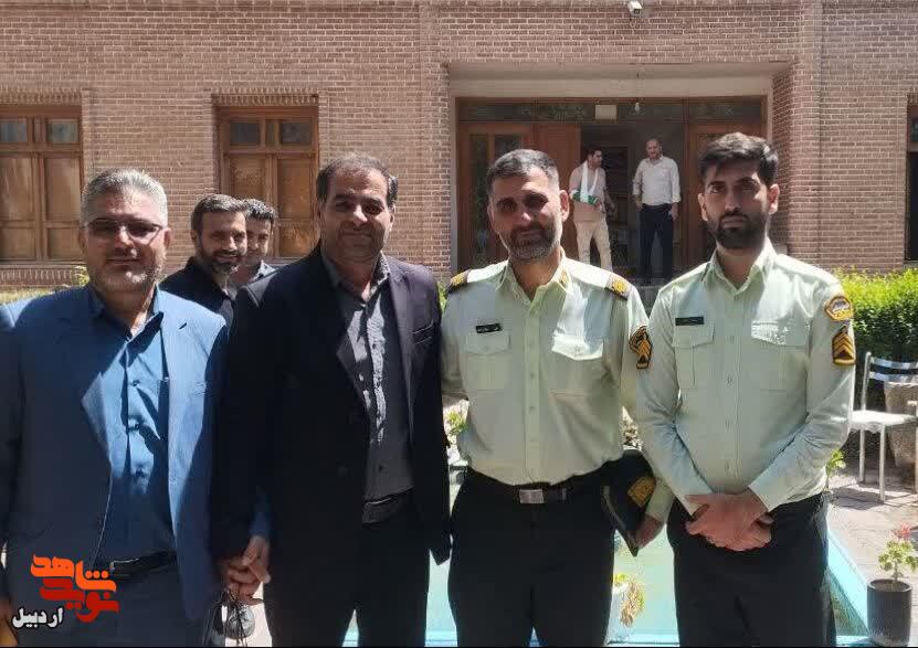 بازدید کادر عقیدتی- سیاسی انتظامی استان از موزه شهدای اردبیل