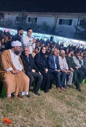 تصاویر/عطر ایثار در جشنواره شیربلال سیمرغ پیچید؛ تجلیل از خانواده شهید رادزاد در هفته دولت تصاویر/عطر ایثار در جشنواره شیربلال سیمرغ پیچید؛ تجلیل از خانواده شهید رادزاد در هفته دولت