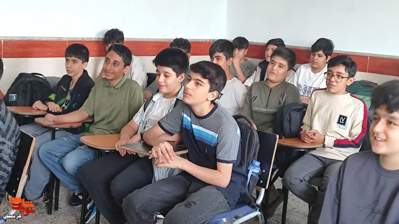 زنگ ایثار برای فرزندان شهدا با یاد پدران آسمانی نواخته شد زنگ ایثار برای فرزندان شهدا با یاد پدران آسمانی نواخته شد