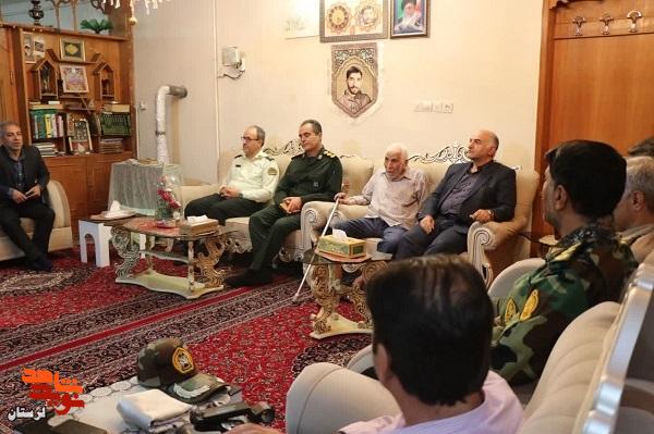 دیدار با خانواده معظم شهدا بروجرد به مناسبت هفته دفاع مقدس دیدار با خانواده معظم شهدا بروجرد به مناسبت هفته دفاع مقدس