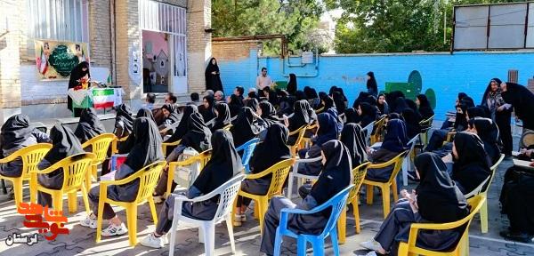 نواختن زنگ ایثار و مقاومت به مناسبت آغاز هفته دفاع مقدس در شهرستان چگنی نواختن زنگ ایثار و مقاومت به مناسبت آغاز هفته دفاع مقدس در شهرستان چگنی