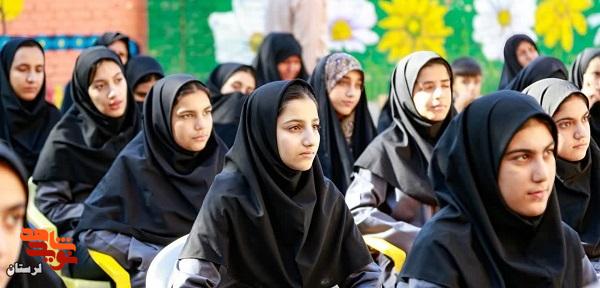 نواختن زنگ ایثار و مقاومت به مناسبت آغاز هفته دفاع مقدس در شهرستان چگنی نواختن زنگ ایثار و مقاومت به مناسبت آغاز هفته دفاع مقدس در شهرستان چگنی