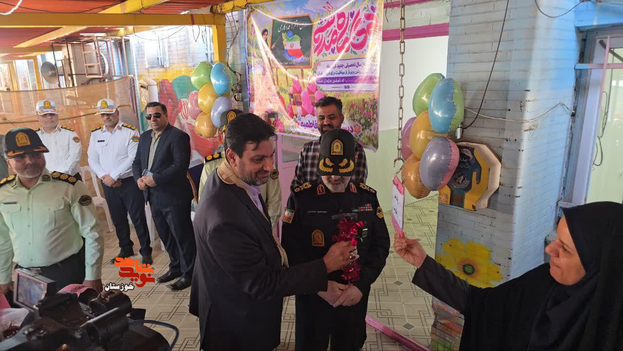 گزارش تصویری/ بدرقه فرزند شهید «علی معاوی» به مدرسه توسط مدیرکل بنیاد شهید خوزستان گزارش تصویری/ بدرقه فرزند شهید «علی معاوی» به مدرسه توسط مدیرکل بنیاد شهید خوزستان