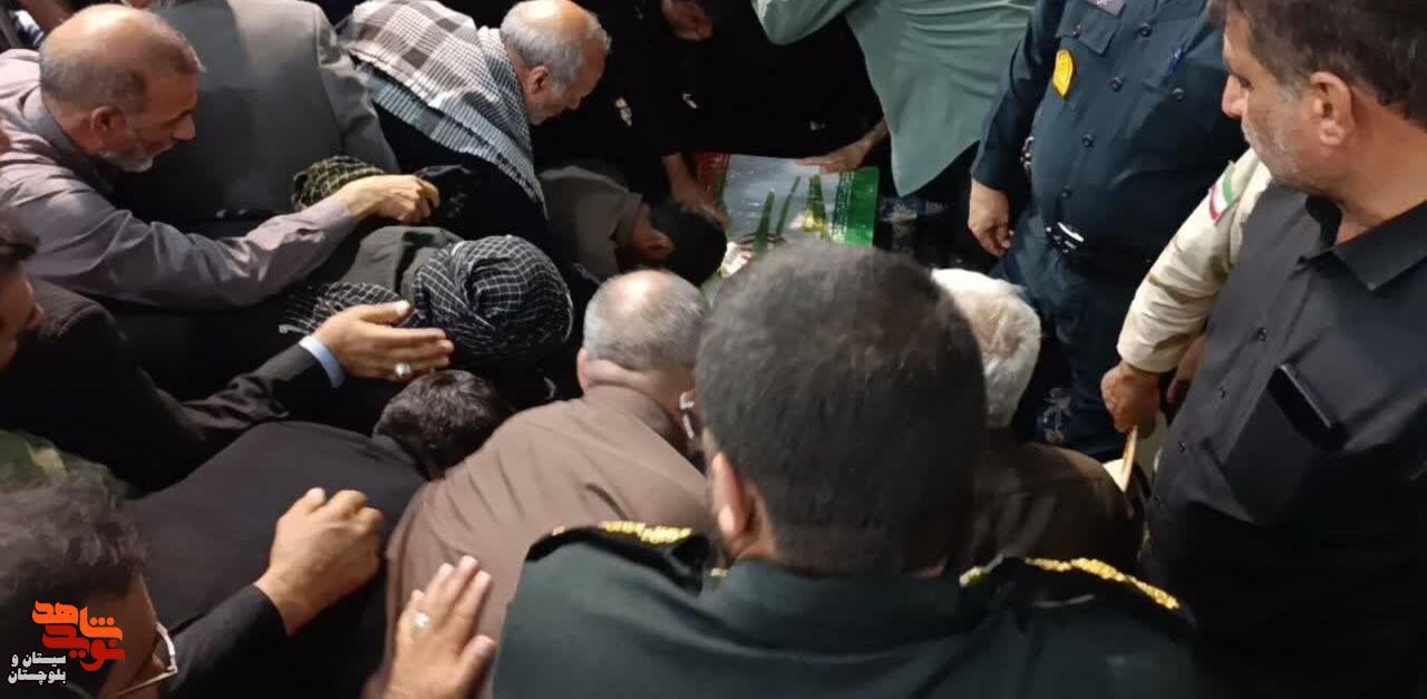 پیکر شهید مدافع امنیت علیرضا سنچولی در زابل تشییع و در گلزار شهدای این شهرستان آرام گرفت