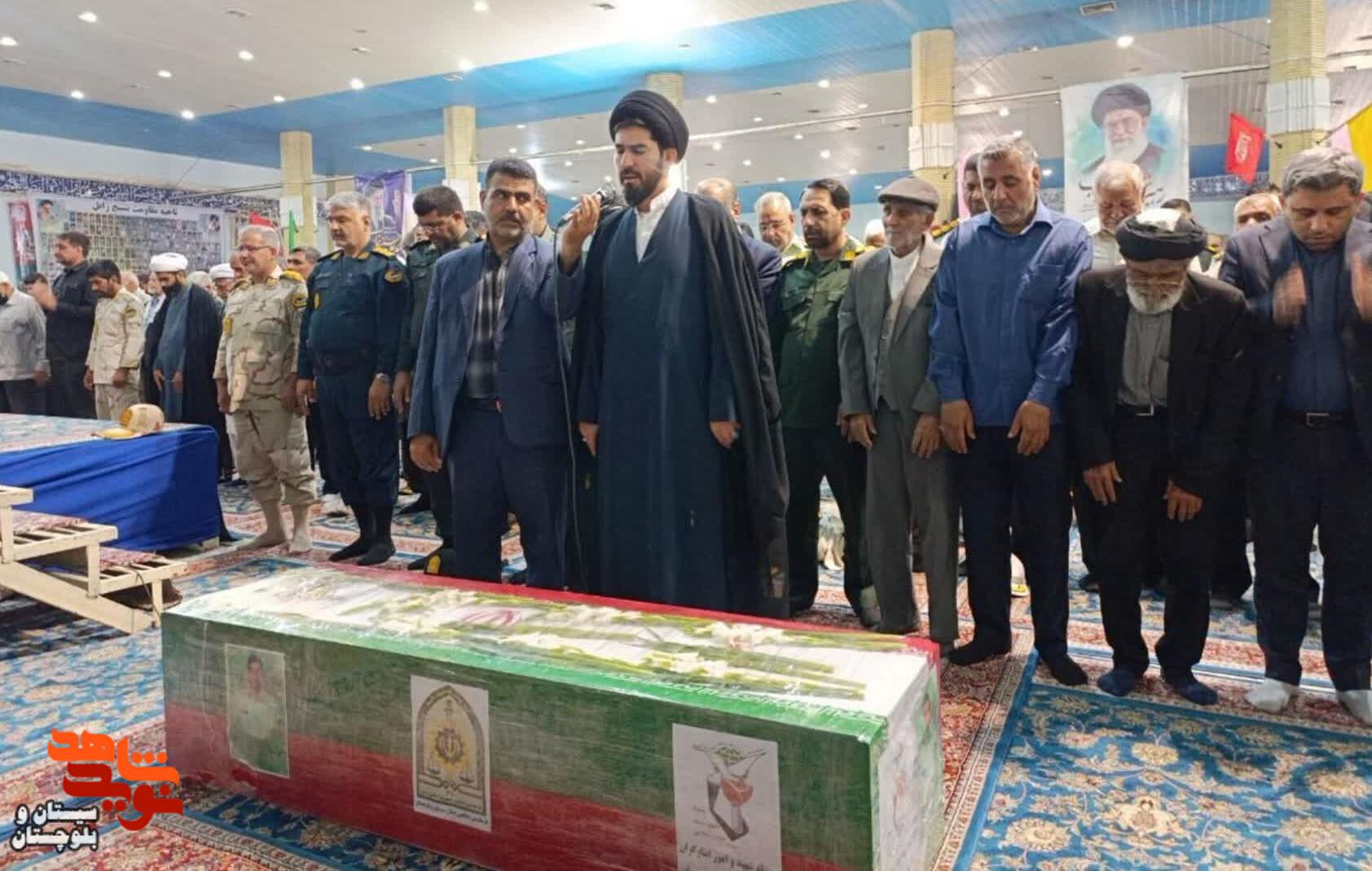 پیکر شهید مدافع امنیت علیرضا سنچولی در زابل تشییع و در گلزار شهدای این شهرستان آرام گرفت