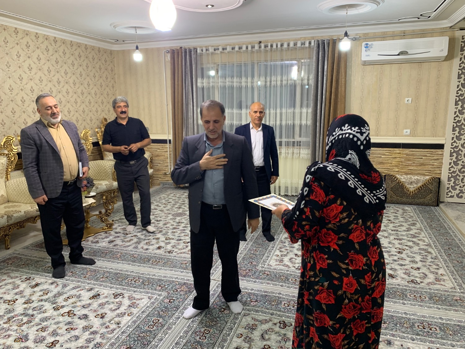 دیدار مدیرکل بنیاد شهید و امور ایثارگران کردستان با خانواده شهدای امنیت