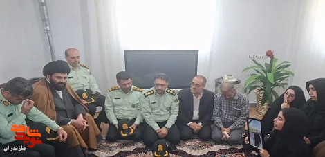 دیدار مدیرکل بنیاد شهید مازندران با خانواده شهید مدافع امنیت استوار دوم قاسمی در ساری+تصاویر