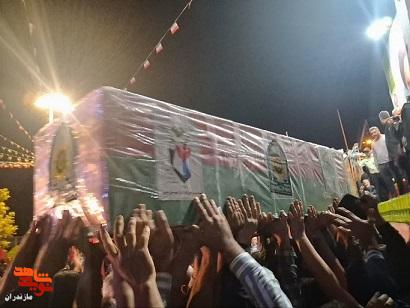 حضور مدیر کل بنیاد مازندران در مراسم شب وداع با شهید مدافع امنیت استوار دوم امیرحسین قاسمی در ساری حضور مدیر کل بنیاد مازندران در مراسم شب وداع با شهید مدافع امنیت استوار دوم امیرحسین قاسمی در ساری