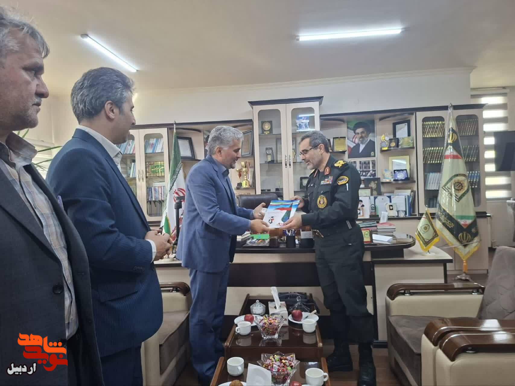 دیدار مدیرکل بنیاد شهید اردبیل با فرماندهی انتظامی استان دیدار مدیرکل بنیاد شهید اردبیل با فرماندهی انتظامی استان