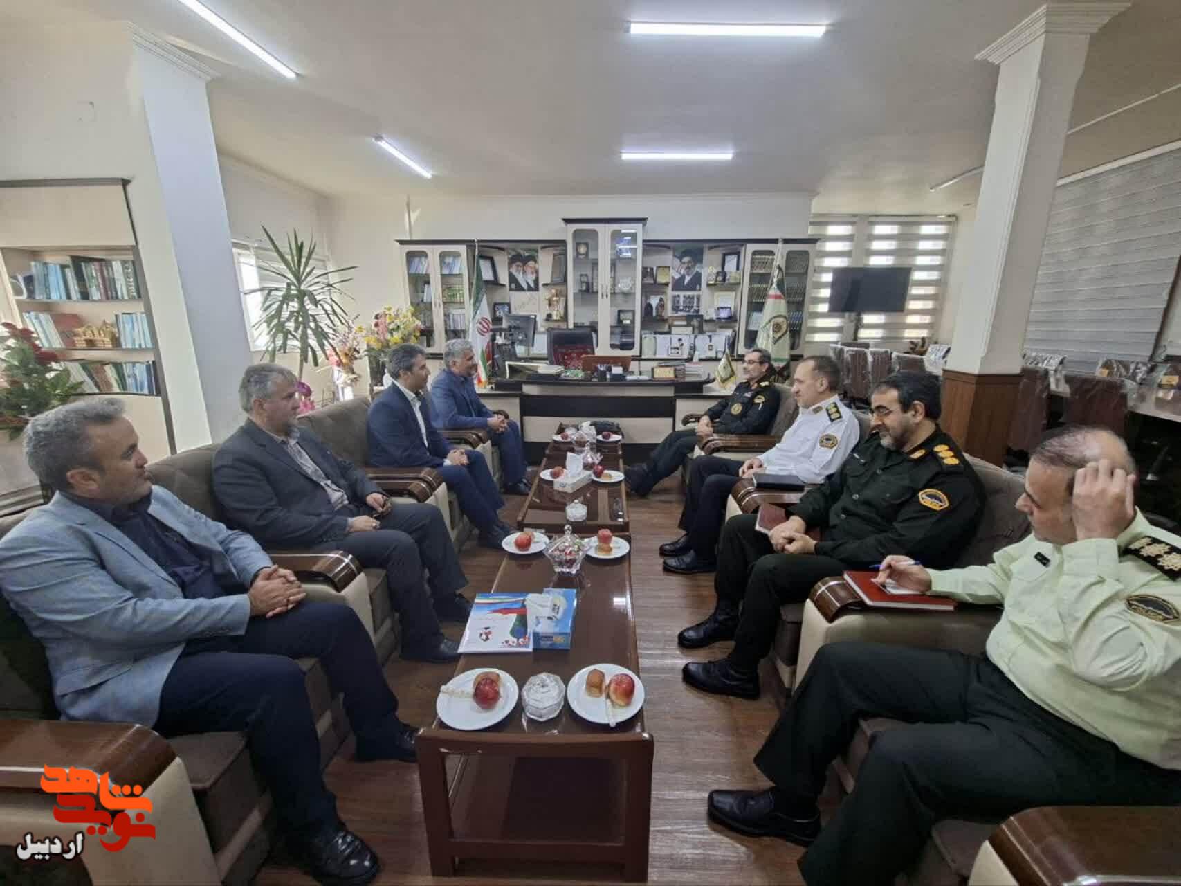 دیدار مدیرکل بنیاد شهید اردبیل با فرماندهی انتظامی استان دیدار مدیرکل بنیاد شهید اردبیل با فرماندهی انتظامی استان
