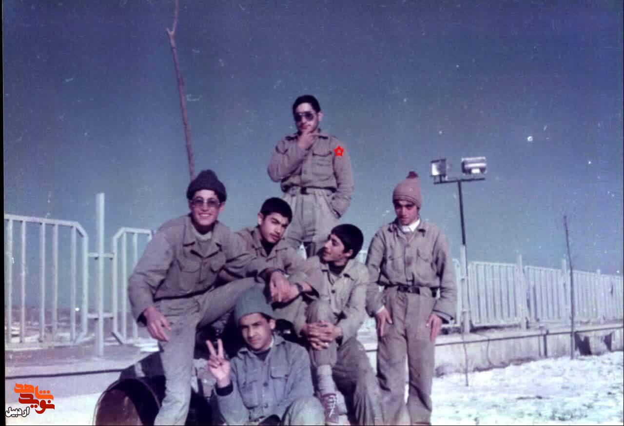 تصاویر کمتر دیده شده از شهید «محمدصادق چاکرعباسی» تصاویر کمتر دیده شده از شهید «محمدصادق چاکرعباسی»