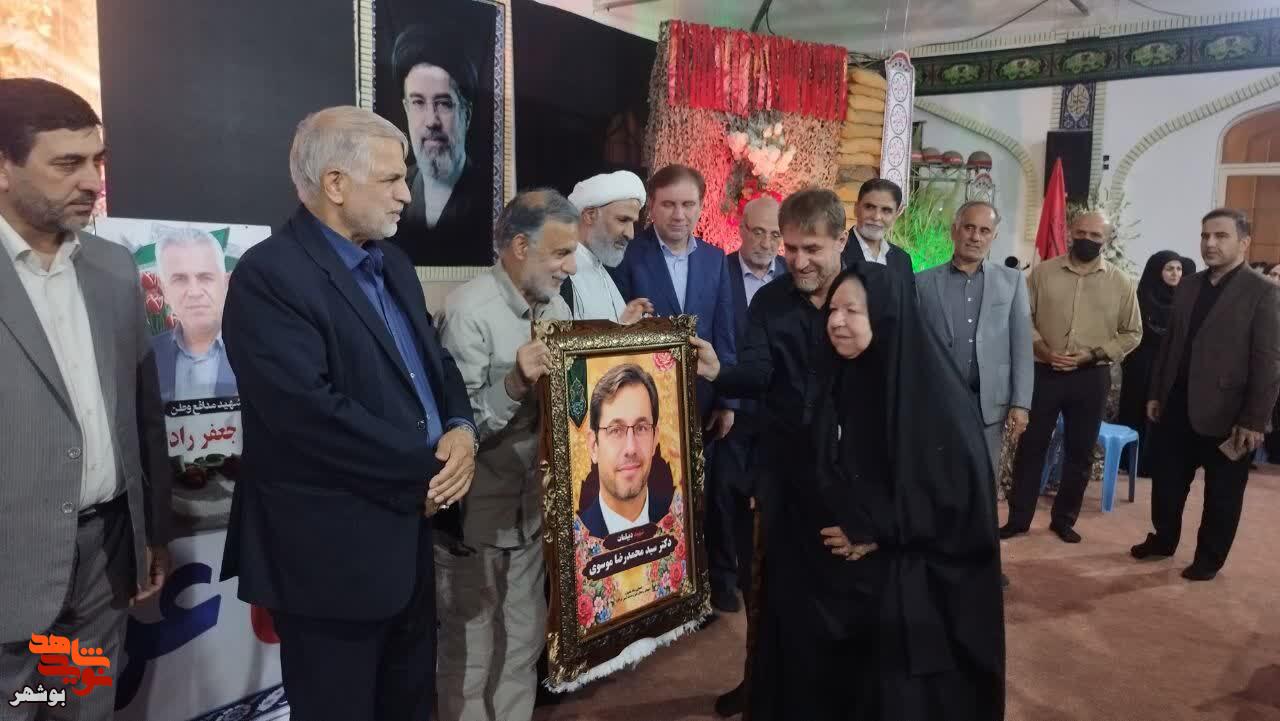 گزارش| مسئولان عالی رتبه کشور با ۵ شهید «جنگ اقتدار رمضان» در وحدتیه تجدید میثاق کردند