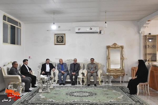 دیدار مدیرکل بنیاد شهید و امور ایثارگران لرستان با خانواده شهید والامقام«حسین بیرانوند» دیدار مدیرکل بنیاد شهید و امور ایثارگران لرستان با خانواده شهید والامقام«حسین بیرانوند»