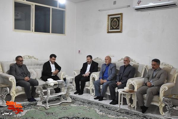 دیدار مدیرکل بنیاد شهید و امور ایثارگران لرستان با خانواده شهید والامقام«حسین بیرانوند» دیدار مدیرکل بنیاد شهید و امور ایثارگران لرستان با خانواده شهید والامقام«حسین بیرانوند»