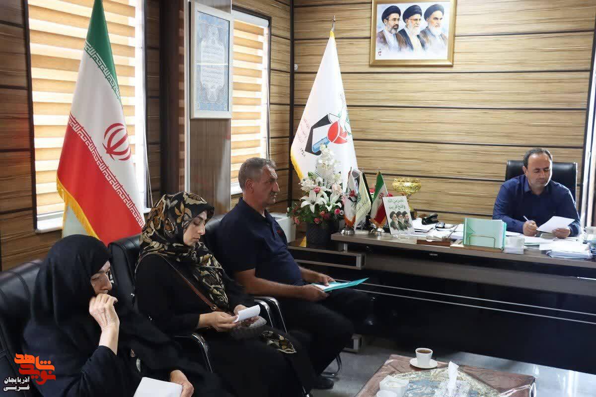 دیدار چهرهبهچهره مدیرکل بنیاد شهید و امور ایثارگران آذربایجانغربی با خانوادههای معظم شهدا و ایثارگران دیدار چهرهبهچهره مدیرکل بنیاد شهید و امور ایثارگران آذربایجانغربی با خانوادههای معظم شهدا و ایثارگران