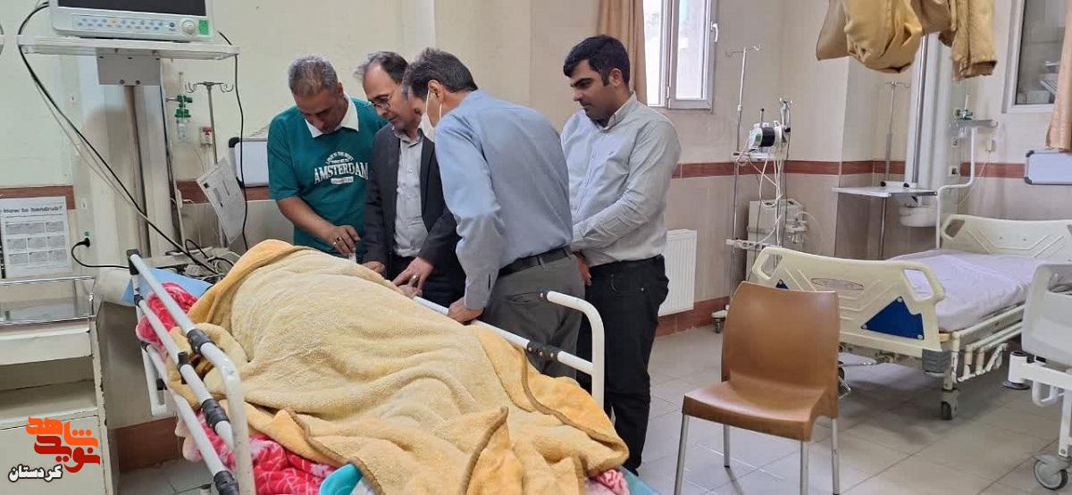 خادمین شاهد بیجار از مادر شهید شعبانعلی مصطفیزاده در بیمارستان عیادت کردند خادمین شاهد بیجار از مادر شهید شعبانعلی مصطفیزاده در بیمارستان عیادت کردند
