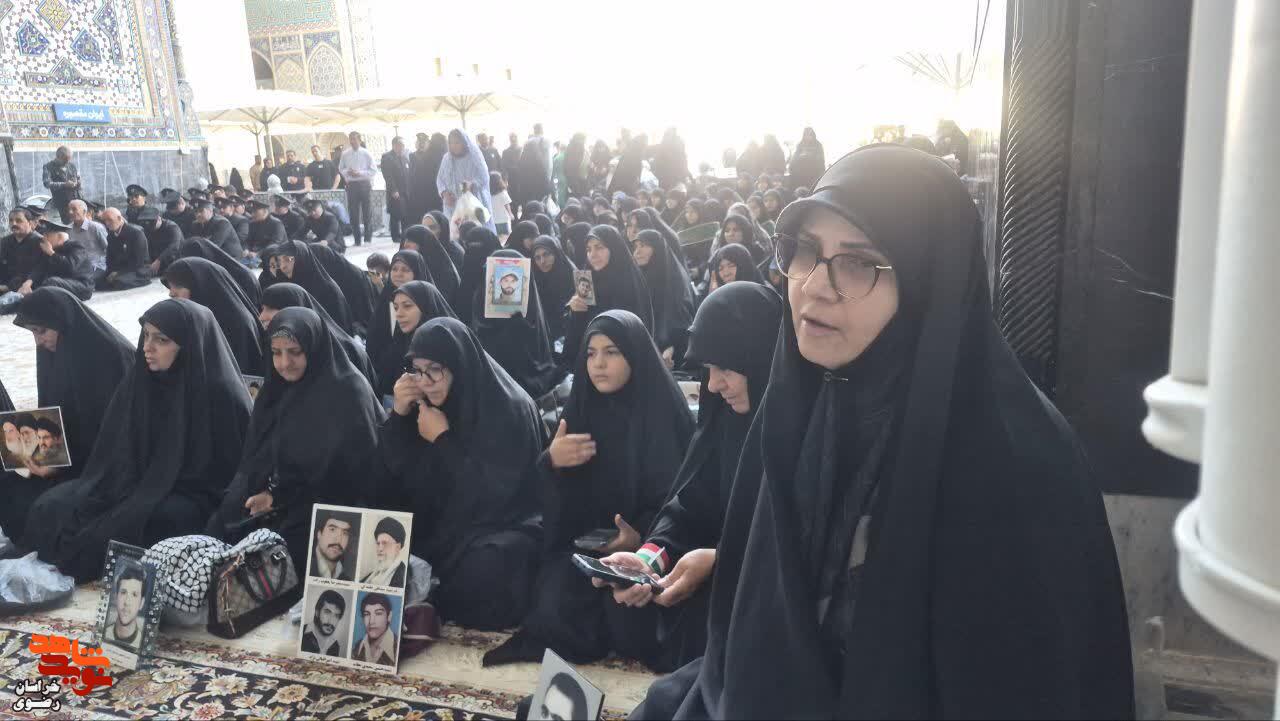 آیین «میهمانی لاله‌ها» از جوار بارگاه منور رضوی و قائد شهید امت اسلامی برگزار شد.