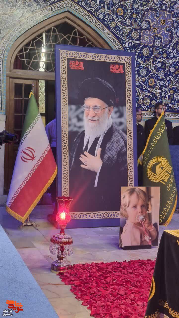 آیین «میهمانی لاله‌ها» از جوار بارگاه منور رضوی و قائد شهید امت اسلامی برگزار شد.
