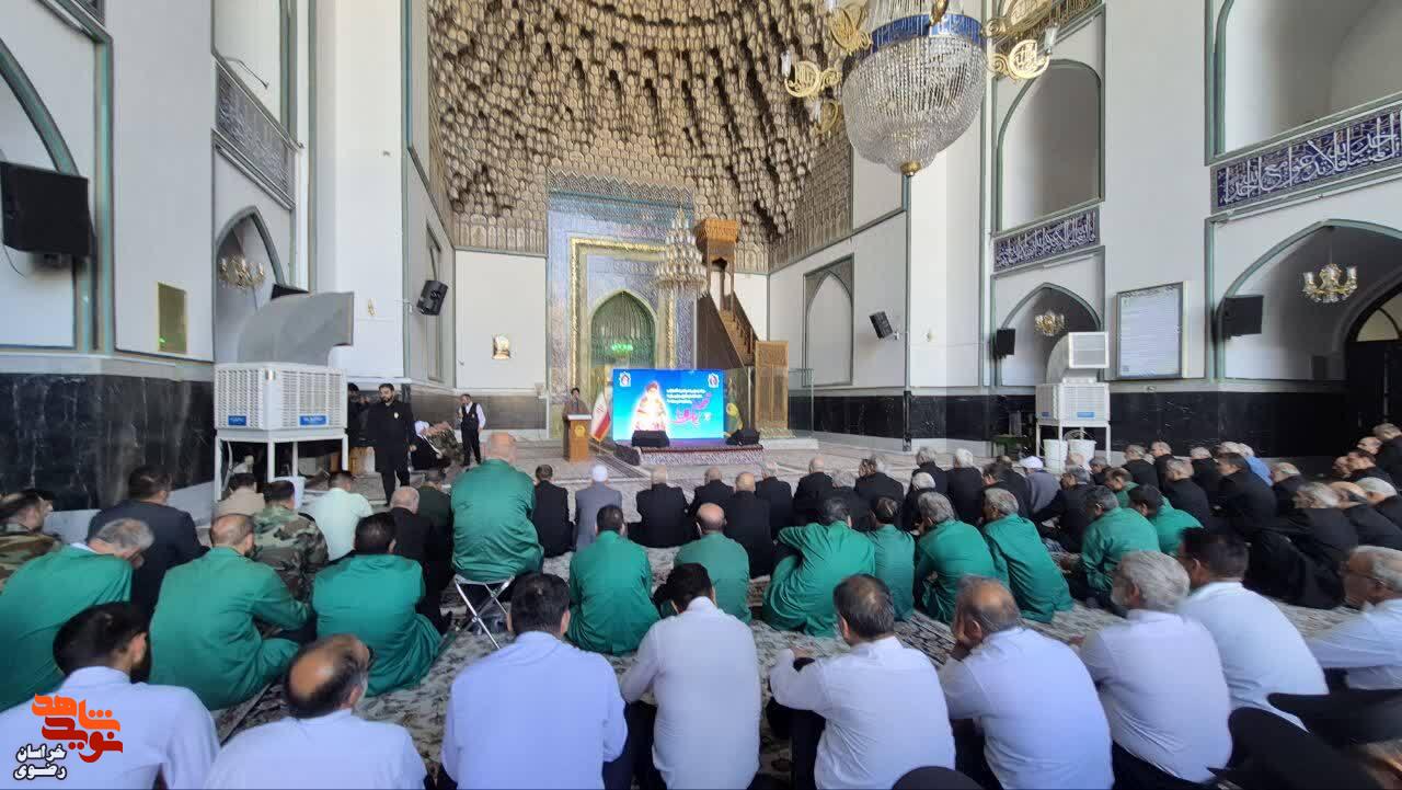 آیین «میهمانی لاله‌ها» از جوار بارگاه منور رضوی و قائد شهید امت اسلامی برگزار شد.