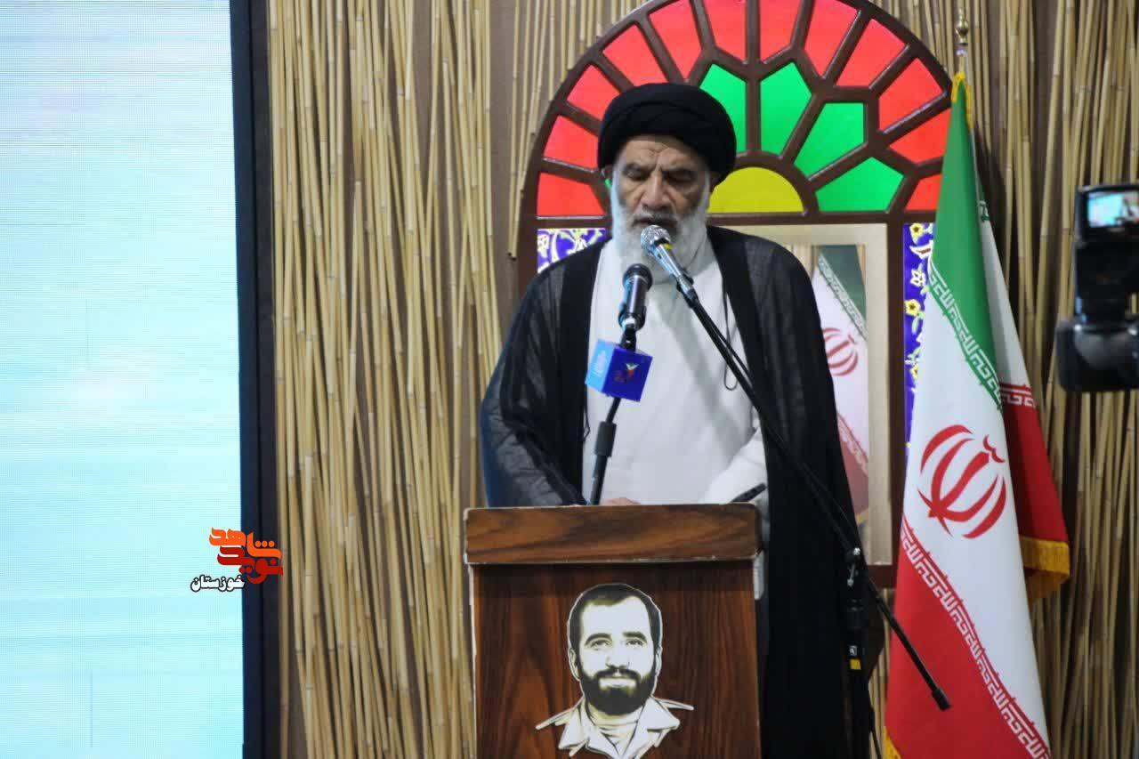 آیین سراسری «مهمانی لالهها» در گلزار شهدای اهواز برگزار شد آیین سراسری «مهمانی لالهها» در گلزار شهدای اهواز برگزار شد