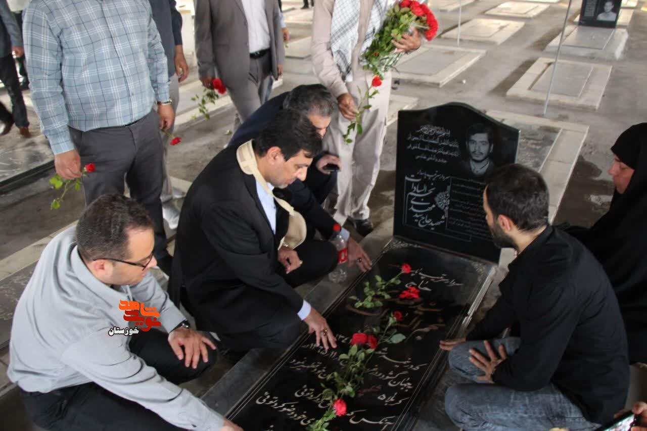 گزارش تصویری/ آیین سراسری «مهمانی لاله‌ها» در گلزار شهدای اهواز